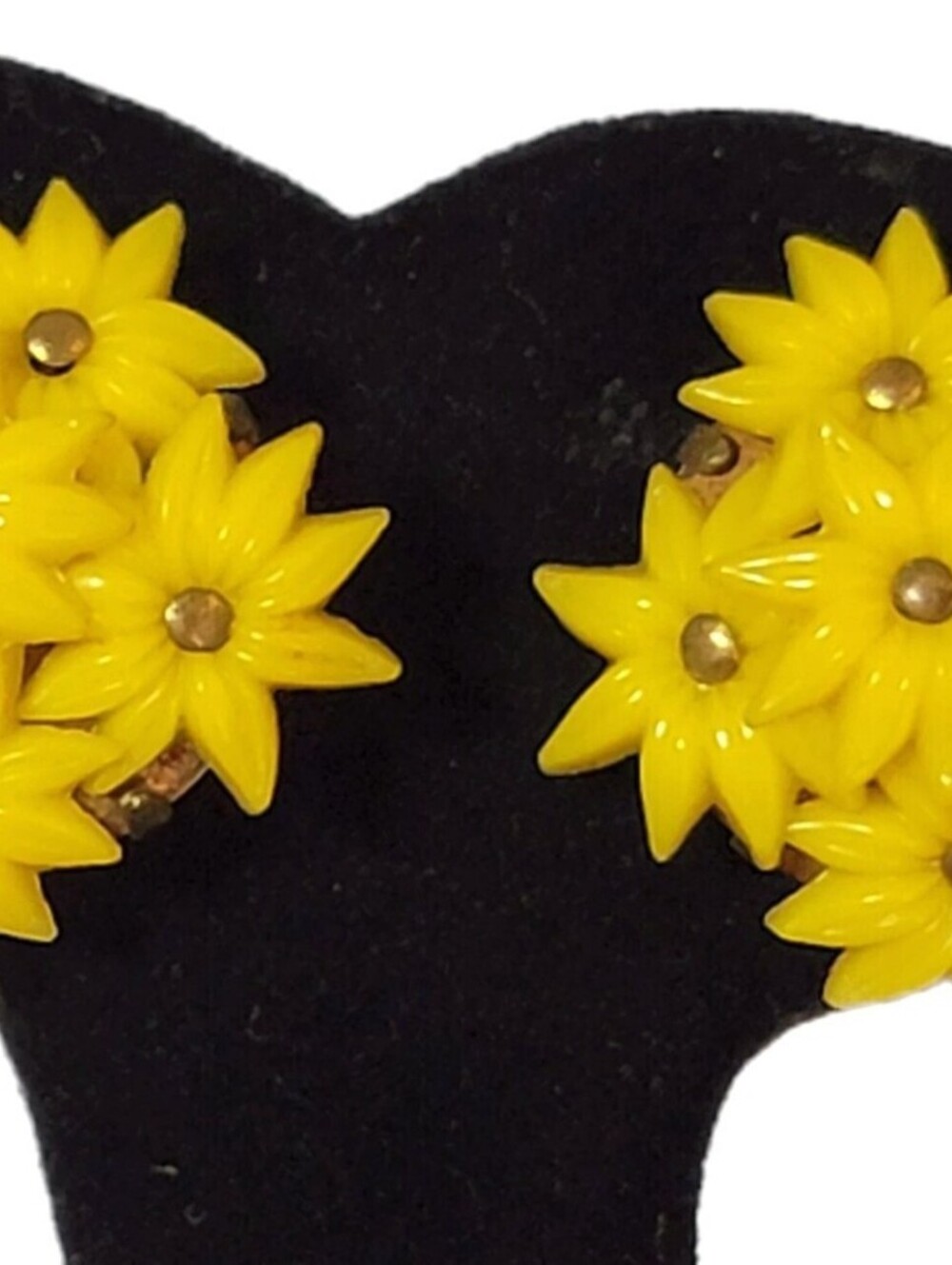 Vintage Yellow Flower Earrings Mid-Century Floral Daisy Screw Back sb-9